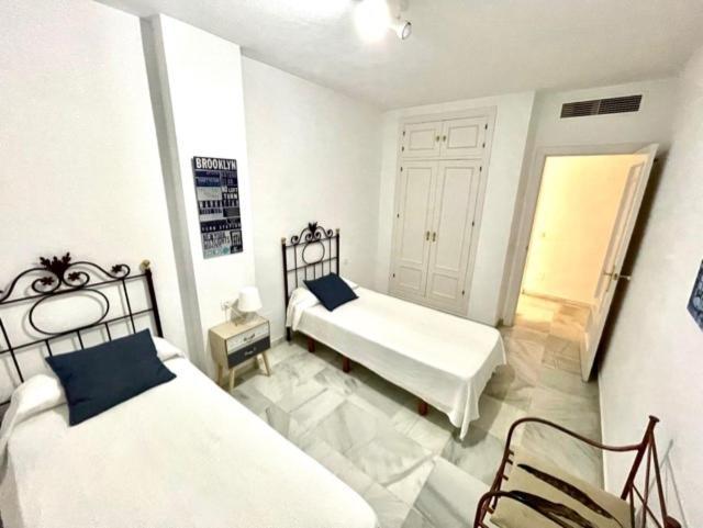 Amazing Apartment For Families Up To 6 Persons Benalmádena Exterior foto